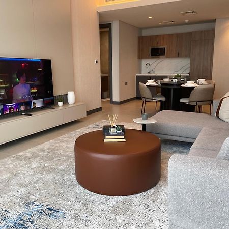 Отель Charthouse Bahrain Манама Экстерьер фото A living room in a typical apartment