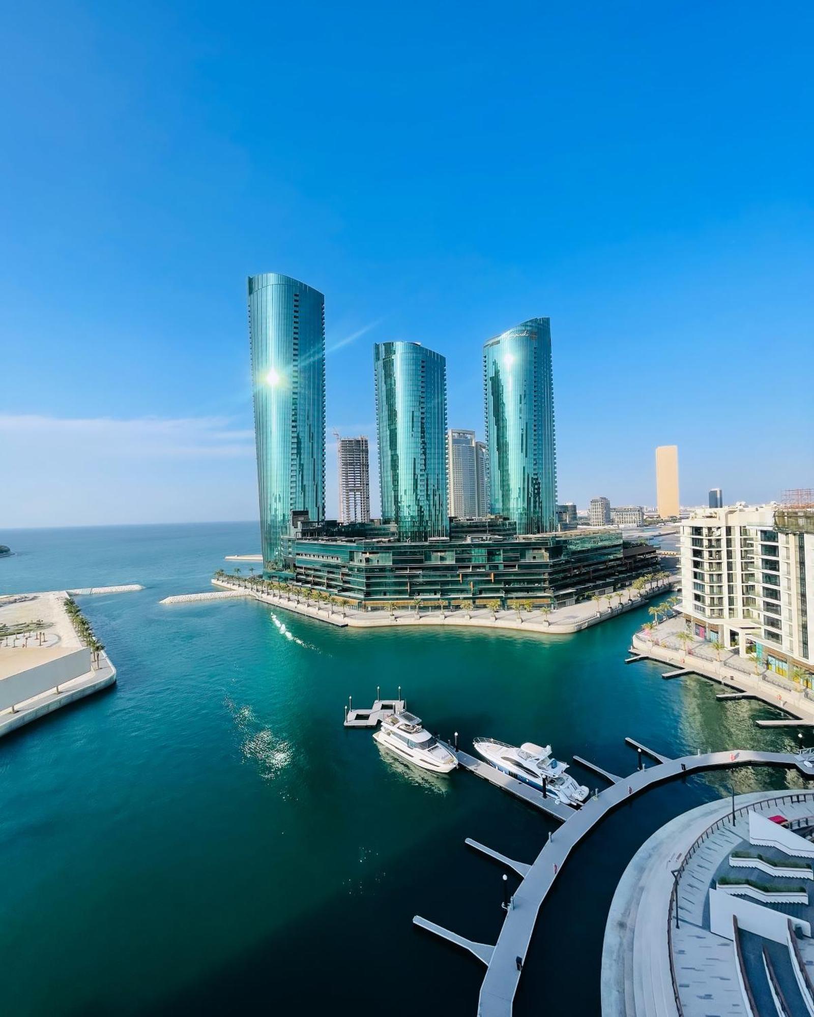 Отель Charthouse Bahrain Манама Экстерьер фото The complex in 2018