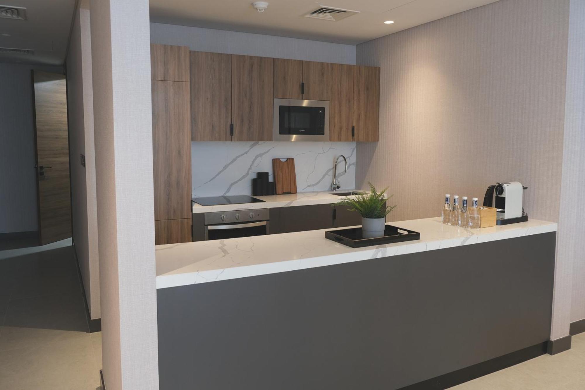 Отель Charthouse Bahrain Манама Экстерьер фото Kitchen